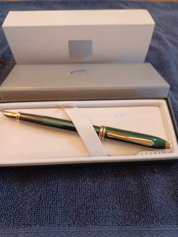 Cross  Translucent Green Townsend Fountain Pen ( 14Kt Nib XF)