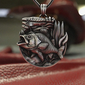 Colgante de pez lubina en plata de ley 925, joyería submarina hecha a mano, regalo para pescador, collar de vida silvestre de agua dulce, dije oxidado de pescador