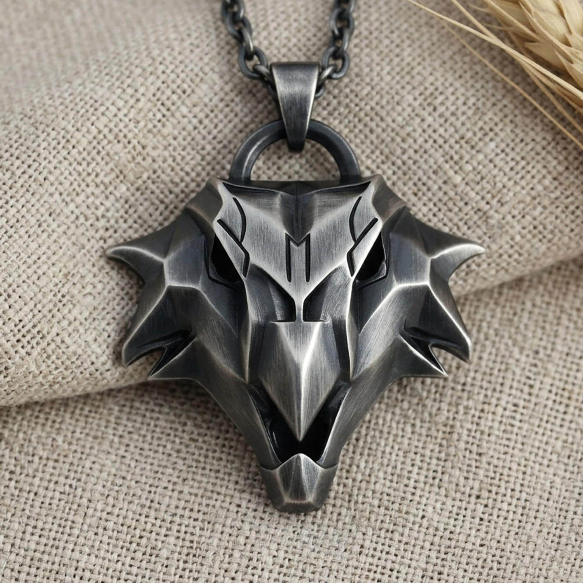 Witcher Medallion Griffin - Etsy