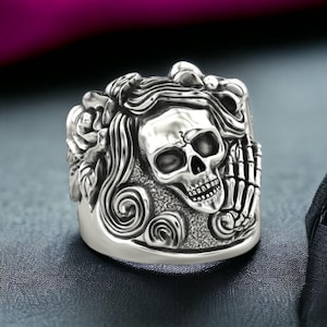 Unique Women’s Skull Ring 925 Sterling Silver Gothic Jewelry Edgy Fashion Statement Ring for Her High-Quality Design Perfect Gift