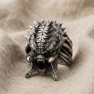 Predator Ring, 925 Sterling Silver Skull Ring, 3D Printed Alien Ring, Oxidized Statement Jewelry, Movie-Inspired Gift for Men