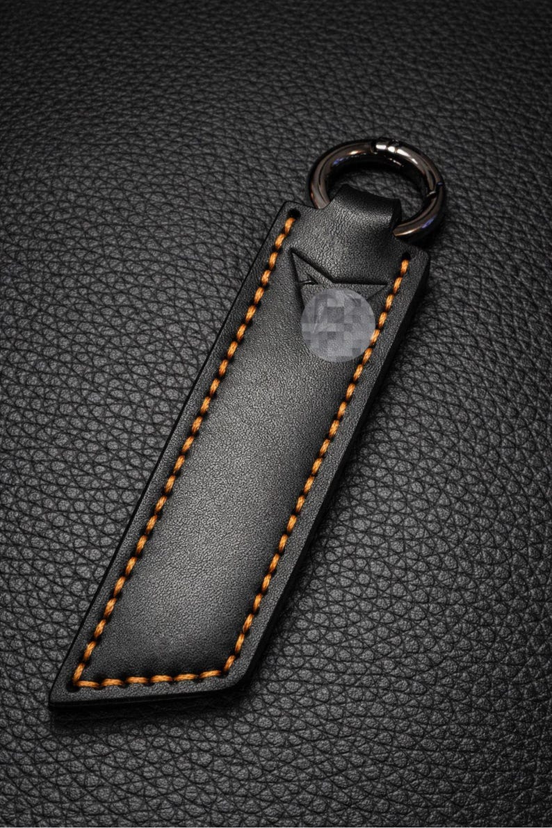 Cupra leren autosleutelhanger, gemaakt van dik premium leer, handgemaakt met een stevige pasvorm, gepersonaliseerd met naam/autologo. afbeelding 7