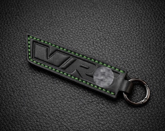 Skoda VRS leren sleutelhanger, gemaakt van dik premium leer, handgemaakt met stevige onderdelen, gepersonaliseerd met naam/autologo.