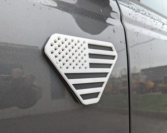 Par de insignias para guardabarros: bandera estadounidense, compatible con Bronco® Badlands® 2021+, blanco sobre negro mate