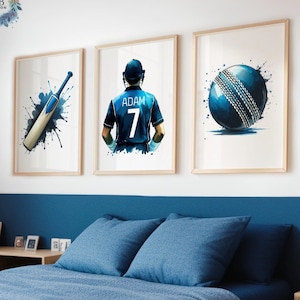 Set di poster di cricket personalizzati - 3 stampe / Decorazione per camera da letto per ragazzi / Arte murale per cameretta / Opera d'arte con giocatore di cricket blu / Regali personalizzati per adolescenti / Senza cornice