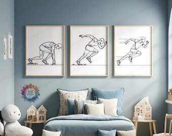 Op de afbeelding: Drie zwart-witte lijntekeningen van hardlopers in verschillende poses. De prints zijn ingelijst en hangen aan een lichtblauwe muur boven een blauw bed met witte en bruine kussens.