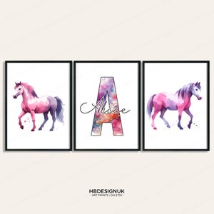 Estampas de Cavalo Personalizadas - Conjunto de 3 Pôsteres | Estampa de Pônei | Arte de Parede para Quarto de Menina | Berçário Infantil | Arte para Sala de Brinquedos | Presente de Cavalo para Meninas