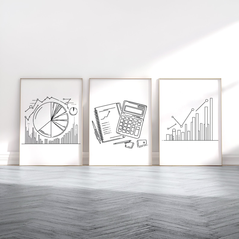 Puede incluir: Tres dibujos en blanco y negro en marcos en una pared blanca. El primer dibujo muestra un gr&aacute;fico circular y un gr&aacute;fico de barras. El segundo dibujo muestra una calculadora, un cuaderno, un bol&iacute;grafo y un l&aacute;piz. El tercer dibujo muestra un gr&aacute;fico de l&iacute;neas y un gr&aacute;fico de barras.