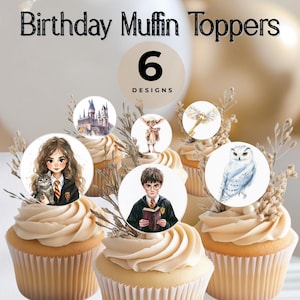 Pode incluir: Cupcakes com coberturas decorativas com ilustrações de personagens e símbolos. As coberturas incluem imagens de uma menina com um gato, um menino com óculos, um castelo, uma chave alada, uma coruja e uma criatura. O texto na imagem diz "Birthday Muffin Toppers" e "6 Designs."
