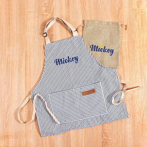 Delantal infantil personalizado con nombre bordado, estampado de rayas, ideal para cocinar, ideal como regalo de cumpleaños o de Navidad.