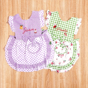 Personalized Embroidery Toddler Bibs, Custom Apron for Kids, Cute Plaid Lace apron for Girls, Festive Christmas Pretend