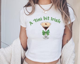 A tini bit Irish St Patrick's Day Baby Tee, Coquette Lucky Girl Shirt, St Patricks Day Bow, Funny Irish Shirt, Cropped Y2K Baby T-shirt