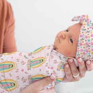 Conjunto de manta para bebé Virgen de Guadalupe, manta con el nombre de la Virgen María, atuendo personalizado para el regreso a casa, regalo católico para baby shower, regalo mexicano para recién nacidos.