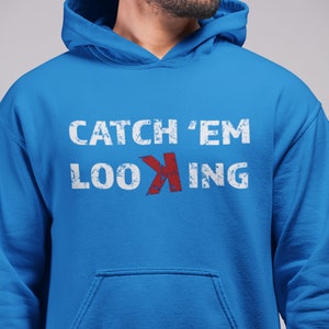 Baseball Grafik SVG | Baseball Dad | Baseball Mom | Fang sie auf der Suche | Trendy Baseball | Baseball Strikeout | Baseball Geschenk | Coach Geschenk
