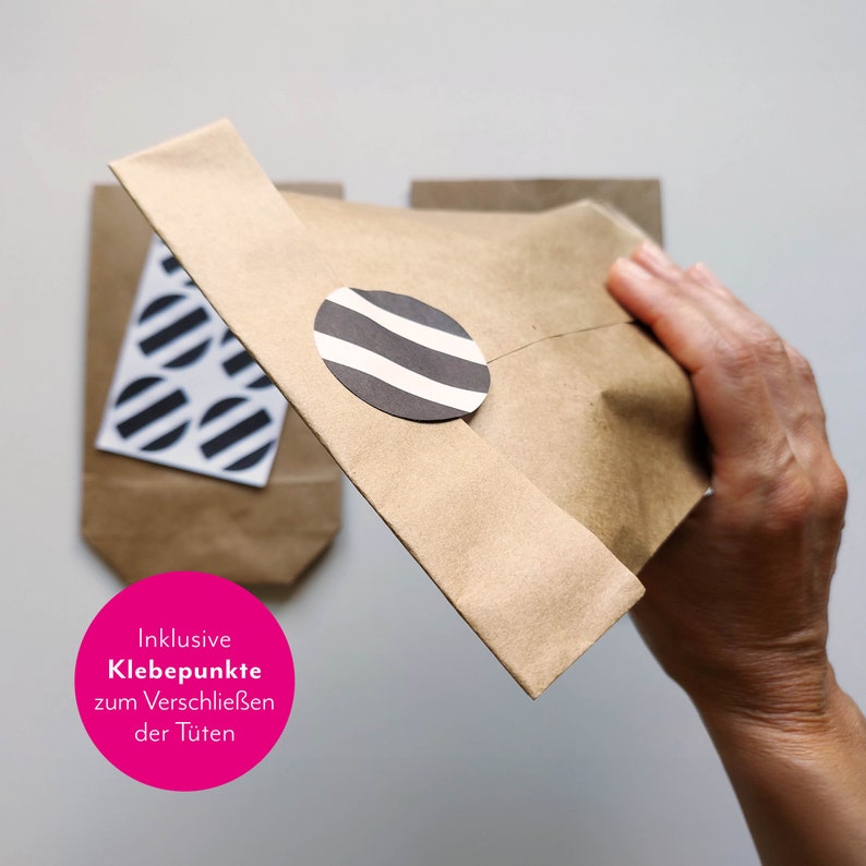 Personalisierte Mitgebseltüten für den Kindergeburtstag mit Klebepunkten zum Verschließen der Tüten.
Materialien: Lebensmittelechtes qualitatives Kraftpapier, Papier Klebepunkte.