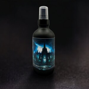 Gothic Cathedral - Rosewood & Leather with a hint of Cedar Scented 4oz Room Spray