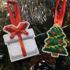 Christmas Charms Cross Stitch Patterns: Tree, Bell, Snowman, Holly, Bauble, Candy cane, Presents (PDF) image 5
