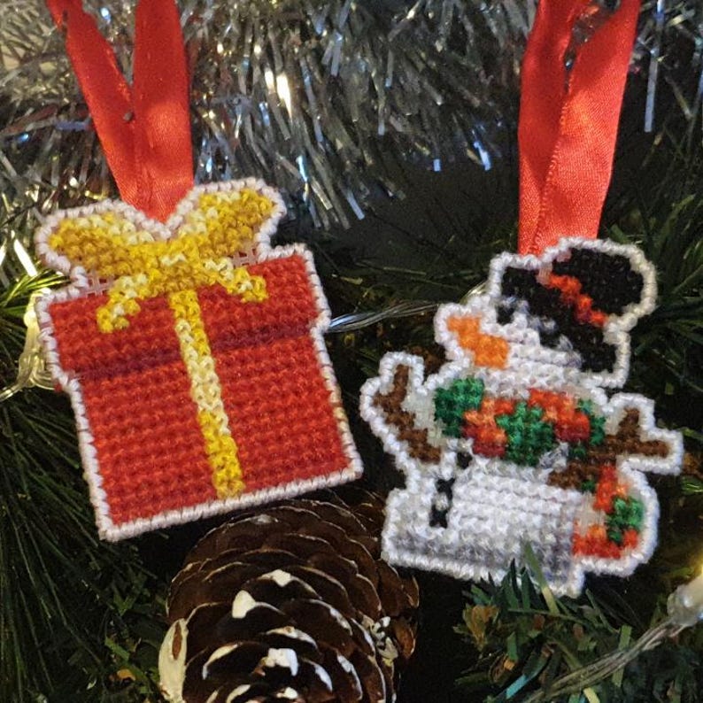 Christmas Charms Cross Stitch Patterns: Tree, Bell, Snowman, Holly, Bauble, Candy cane, Presents (PDF) image 8
