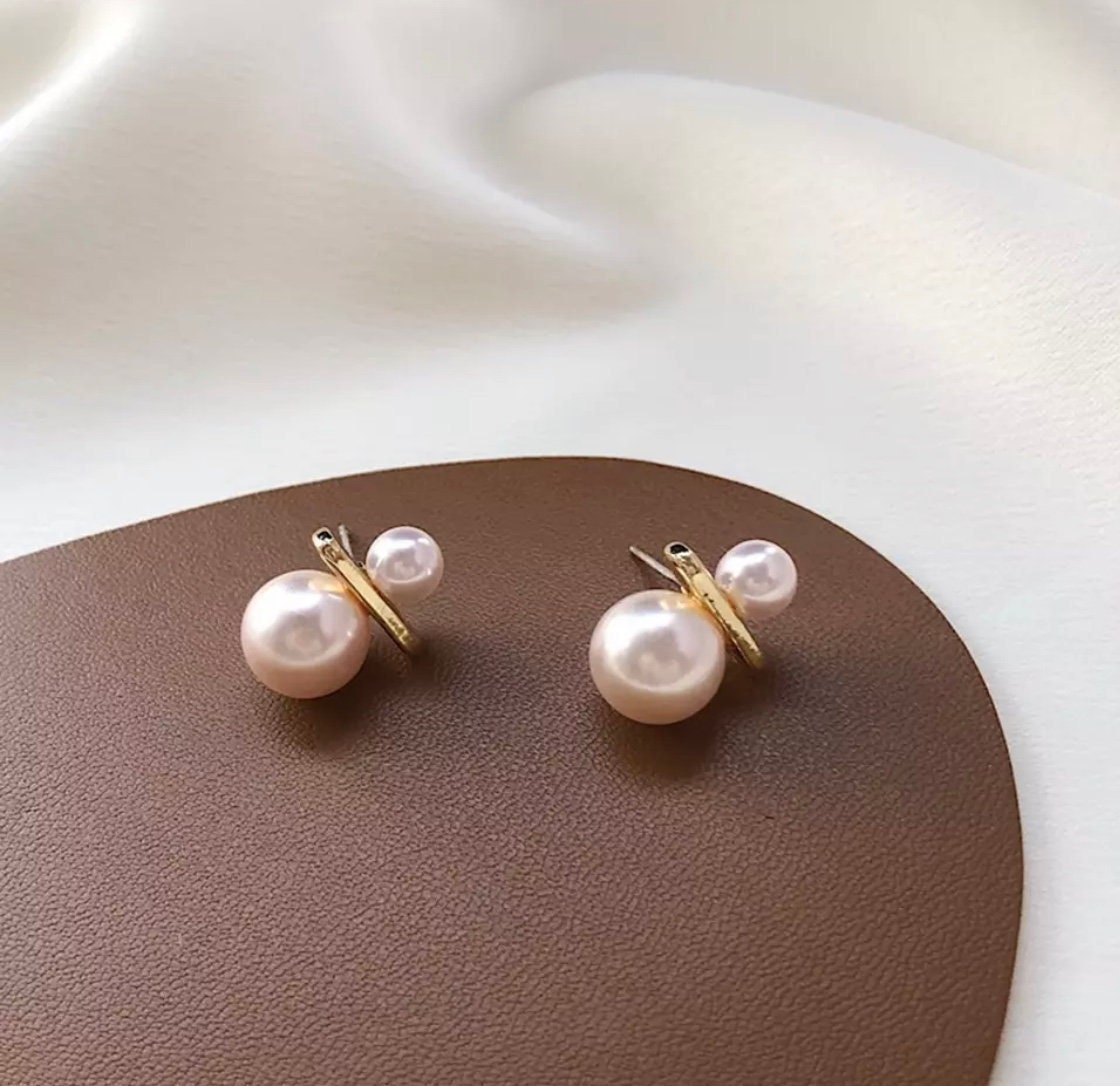 Elegant Pearl and Bar Earrings Soft and Delicate Classic Pearl Earrings ...