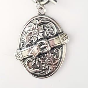 Viktorianische Schnalle Design Anhänger Halskette In Antikem Silber