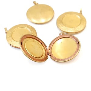 Vintage Floral Raw Brass Locket Frame (30mm) - 3pcs DIY Jewelry Supplies