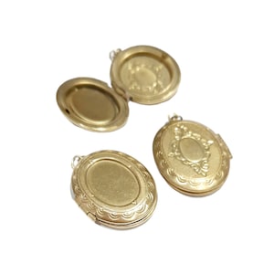 Vintage 1960&quot;s Oval Engraved Locket Frame 30mm X 23mm For DIY Jewelry Supplies