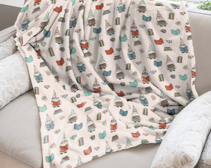Gnome Wonderland Quilted Blanket NCU0VH258