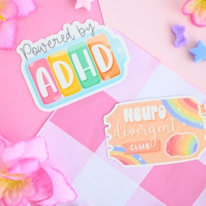 Naklejki winylowe wodoodporne z motywem ADHD i neurodywergencji wycinane wykrojnikiem