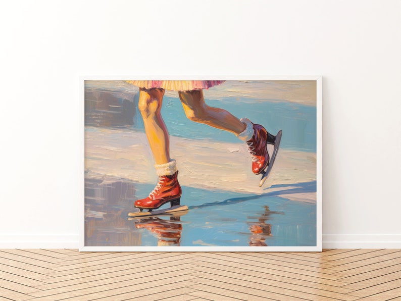 Peut inclure: Une impression de peinture &agrave; l'huile montrant une paire de jambes portant des patins &agrave; glace rouges avec des lacets blancs et des revers en fourrure. La silhouette est en mouvement sur une surface bleu clair et blanche, avec des coups de pinceau.