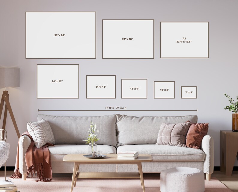 Op de afbeelding: Een wanddisplay met acht rechthoekige kaders met afmetingen 91,4x61 cm, 61x45,7 cm, A2 59,4x42 cm, 50,8x40,6 cm, 35,6x27,9 cm, 30,5x22,9 cm, 25,4x20,3 cm en 17,8x12,7 cm, met een lijn voor een bankbreedte van 182,9 cm.