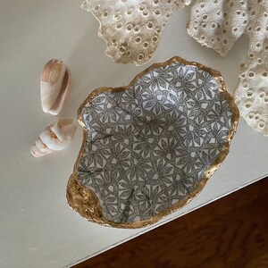 Beautiful silver gray pattern, oyster shell, trinket dish, jewelry dish, beach decor