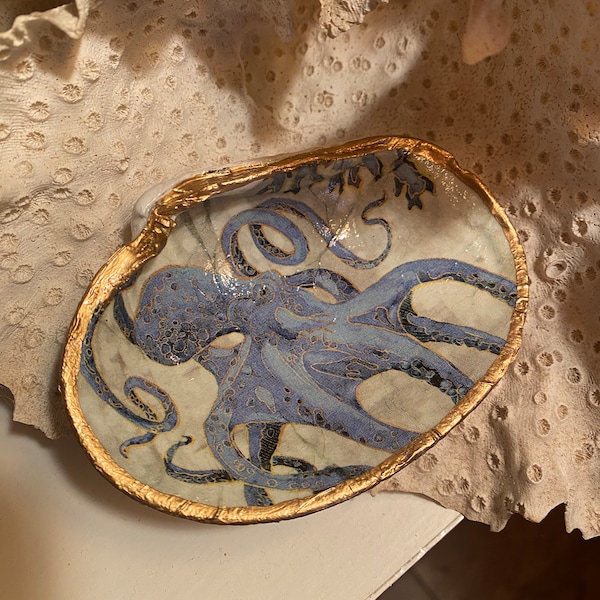 Beautiful blue octopus on clam shell, trinket dish, jewelry dish, beach decor