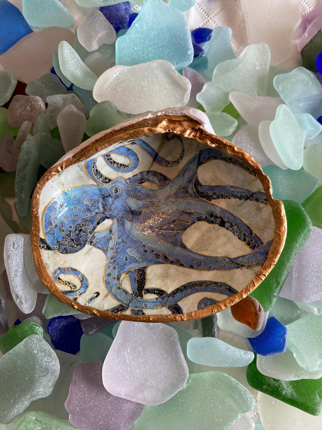 Gorgeous Blue Octopus on Clam Shell, Trinket Dish, Jewelry Dish, Beach ...