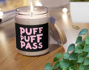 Puff Puff Pass Velas perfumadas de cera de soja natural 9oz / Pink Stoner Cannabis Smoke Session Idea de regalo / 4/20 Vela de hoja de cáñamo / ENVÍO GRATIS