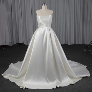 Thigh slit mikado wedding dress, strapless satin wedding dress, modern wedding dress, 2025 bridal gown, chic wedding dress, luxury gown