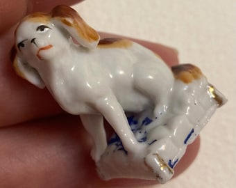 Cavalier King Charles Spaniel. Vintage porcelain miniature figurine hand painted Blenheim Cav, tan & white dog. Continental ceramic.