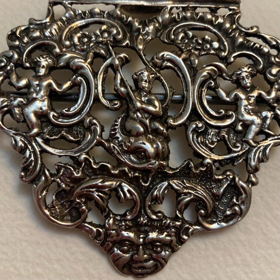 Nurse’s buckle. Chester 1901, fully hallmarked so… - image 1