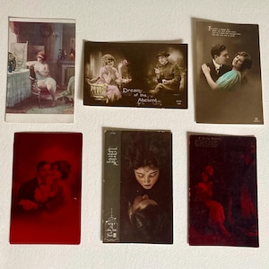 6 cartes postales anciennes et vintage. Dans l'état actuel des choses - Les cartes postales rouges datant d'environ 1914 présentent des plis et des bavures, et l'une d'entre elles a une déchirure. Maraise-Milton etc.