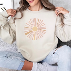 Sun Graphic Tee, Soft & Comfy Pastel T-shirt, Boho Tee, Sunburst t-shirt, Retro Graphic Tee, Summer Shirt, Gift For Her, Relaxing Sun Tee