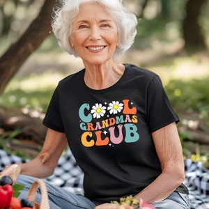 Cool grandma club Unisex Jersey Short Sleeve Tee