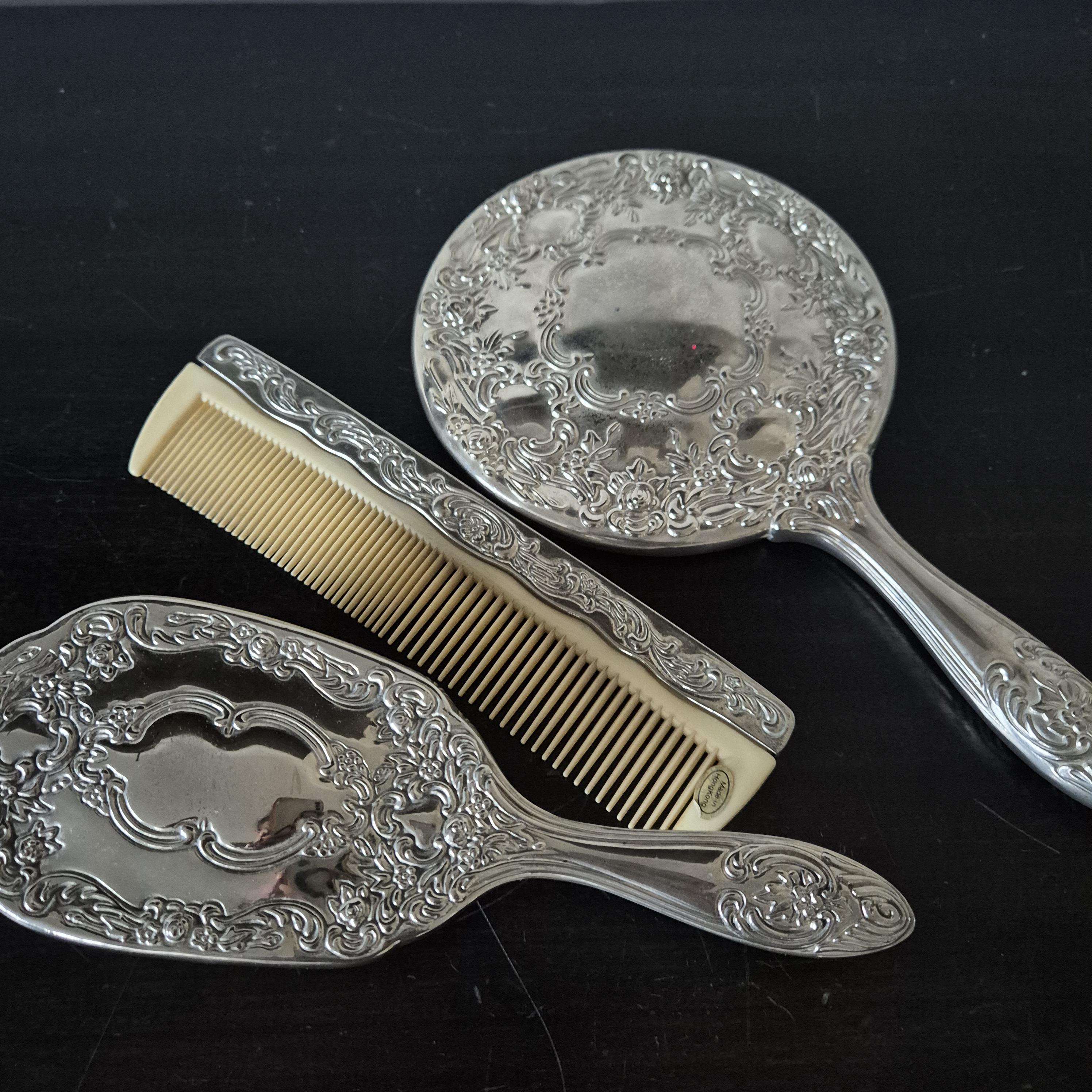 Vintage Silver Vanity 3 Piece Set ~ Hand Mirror, Comb  display picture 2