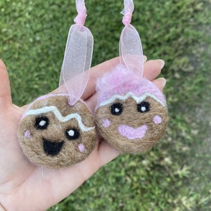 Needle felted gingerbread faces, cookies, display, Christmas ornament gift