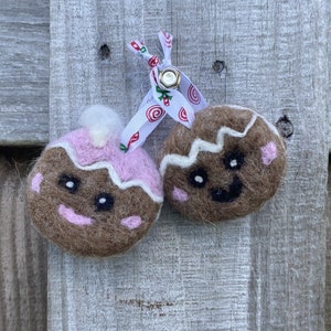 Gingerbread Needle felted faces, cookies, display, Christmas ornament gift