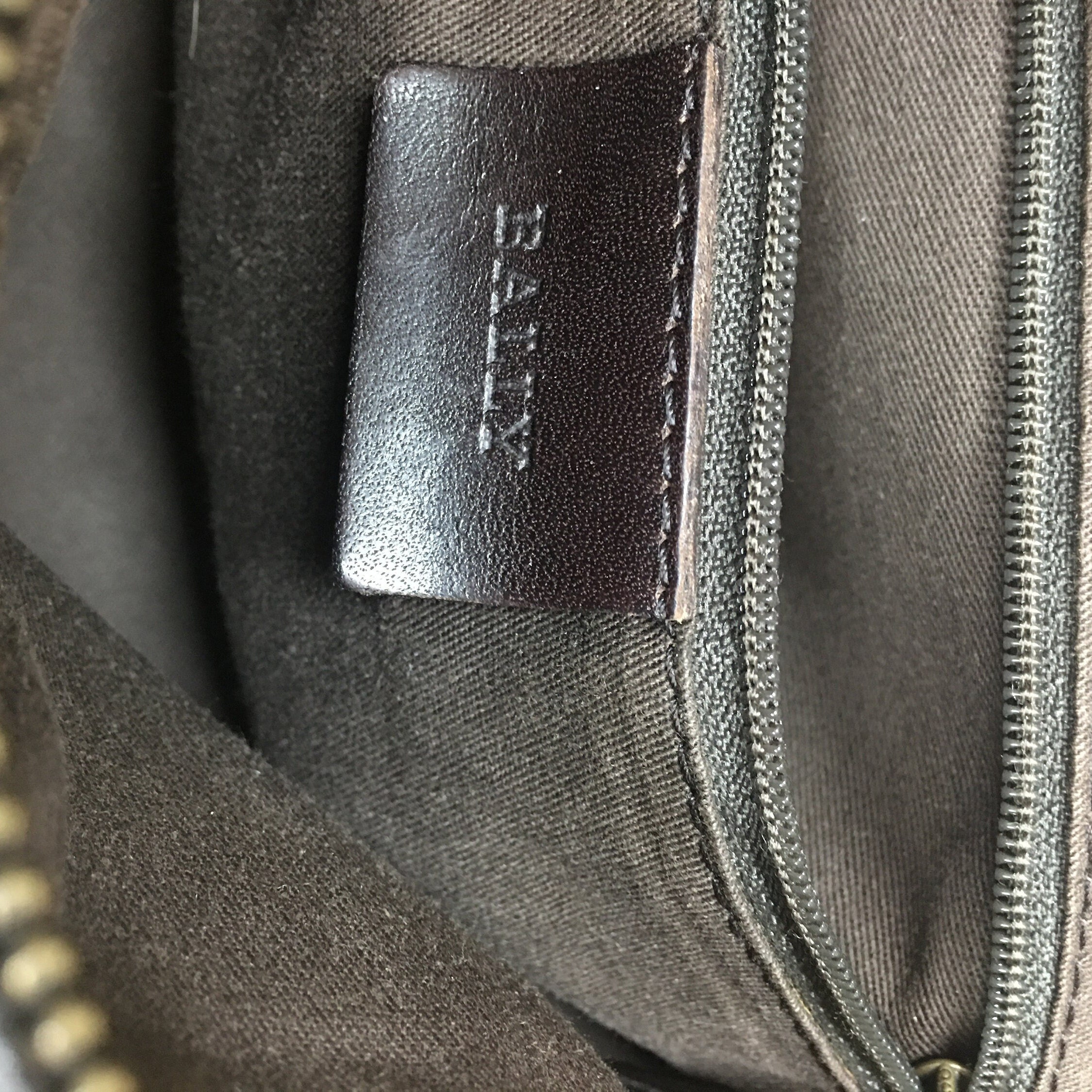 BALLY スイス製 BALLY レザーファー ショルダーバッグ - Etsy 日本