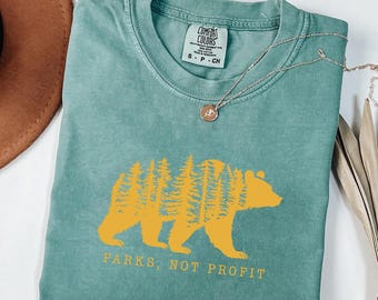 Camiseta "Protege nuestros Parques Nacionales" con colores cómodos / Camiseta "Resiste a Trump" / Camiseta "Apoya los Parques Nacionales" con osos / Camiseta con gráfico sutil anti-Trump
