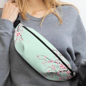 Kirschblüte Gürteltasche, Kawaii Sakura Crossbody, Geschenk für Frau oder Mutter, süße Blumen Gürteltasche, Blumenschlinge Gürteltasche, Kirschblüten Liebhaber