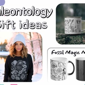 Op de afbeelding: Een collage met de tekst Paleontology Gift ideas, een witte emaille mok met zwarte fossielillustraties, een zwart sweatshirt met witte ammonietprints en een Fossil Magic Mug met zwart-witte fossielontwerpen.