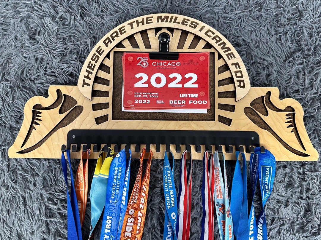 Marathon Medal and Bib Display - Etsy