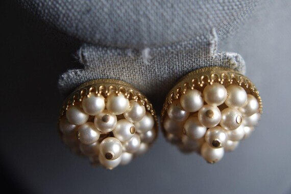 1940s-1950s Richelieu Signed Faux Pearl & Gold To… - image 3
