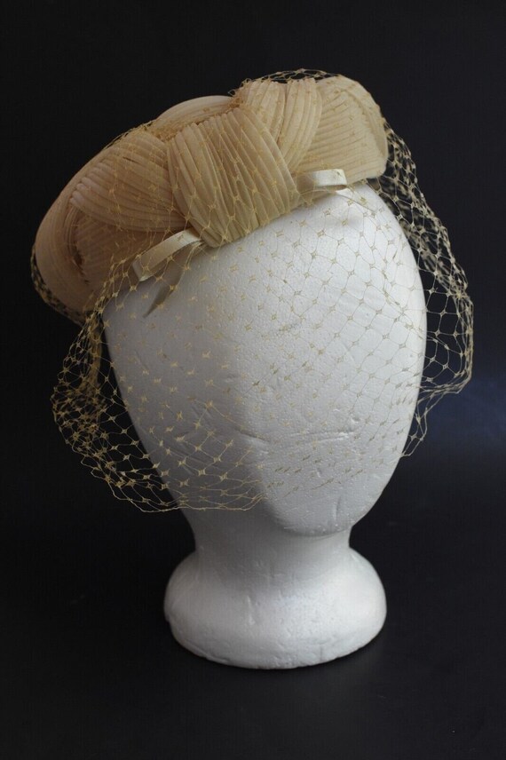 1950s Woven Pleated Cream Tulle Pillbox Hat Fascin